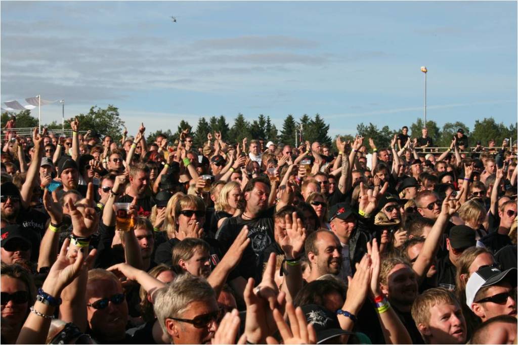 Great_public_at_Norway_Rock_Festival_2010_2